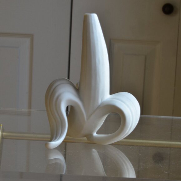 Jonathan Adler White Bisque Porcelain Peeled Banana Bud Vase - Picture 3 of 9